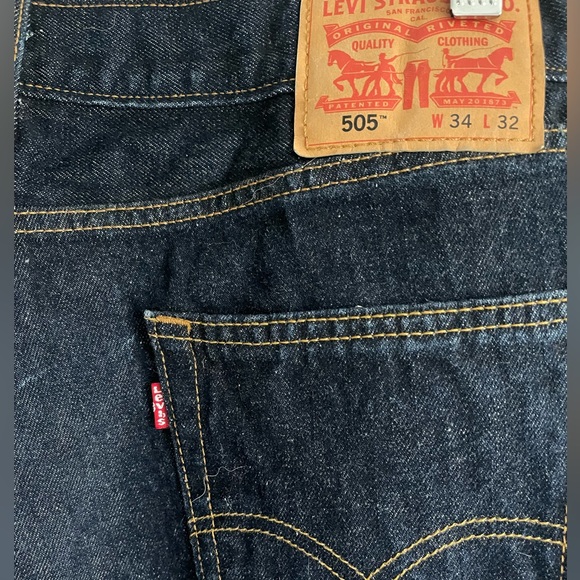 Men’s 505 Levi’s - Picture 2 of 5
